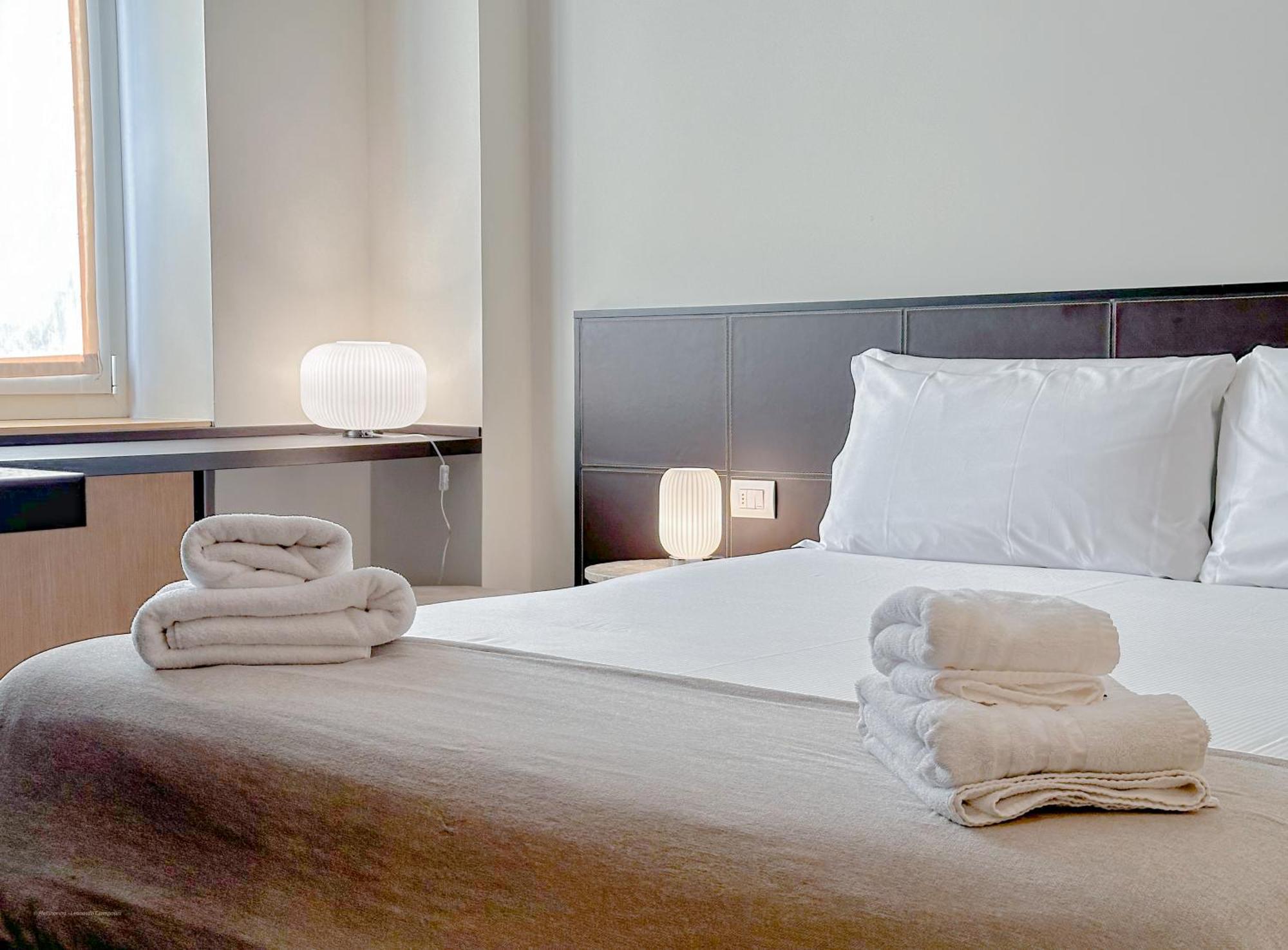 Fontana Suites - 15 Min Dal Duomo มิลาน ภายนอก รูปภาพ
